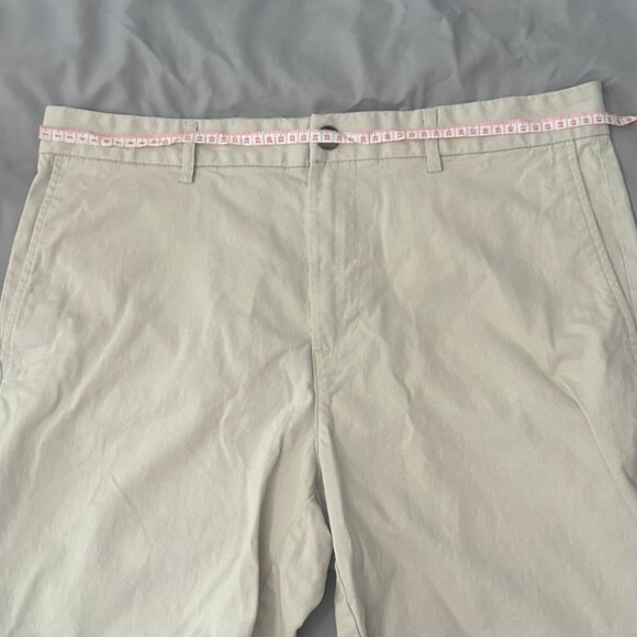 Old Navy - Men Shorts - Picture 5 of 5